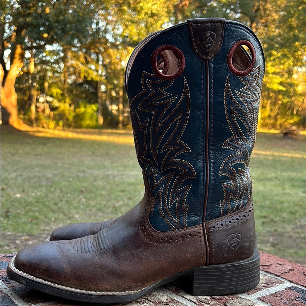 Ariat Men's Brown and Blue Western Boots